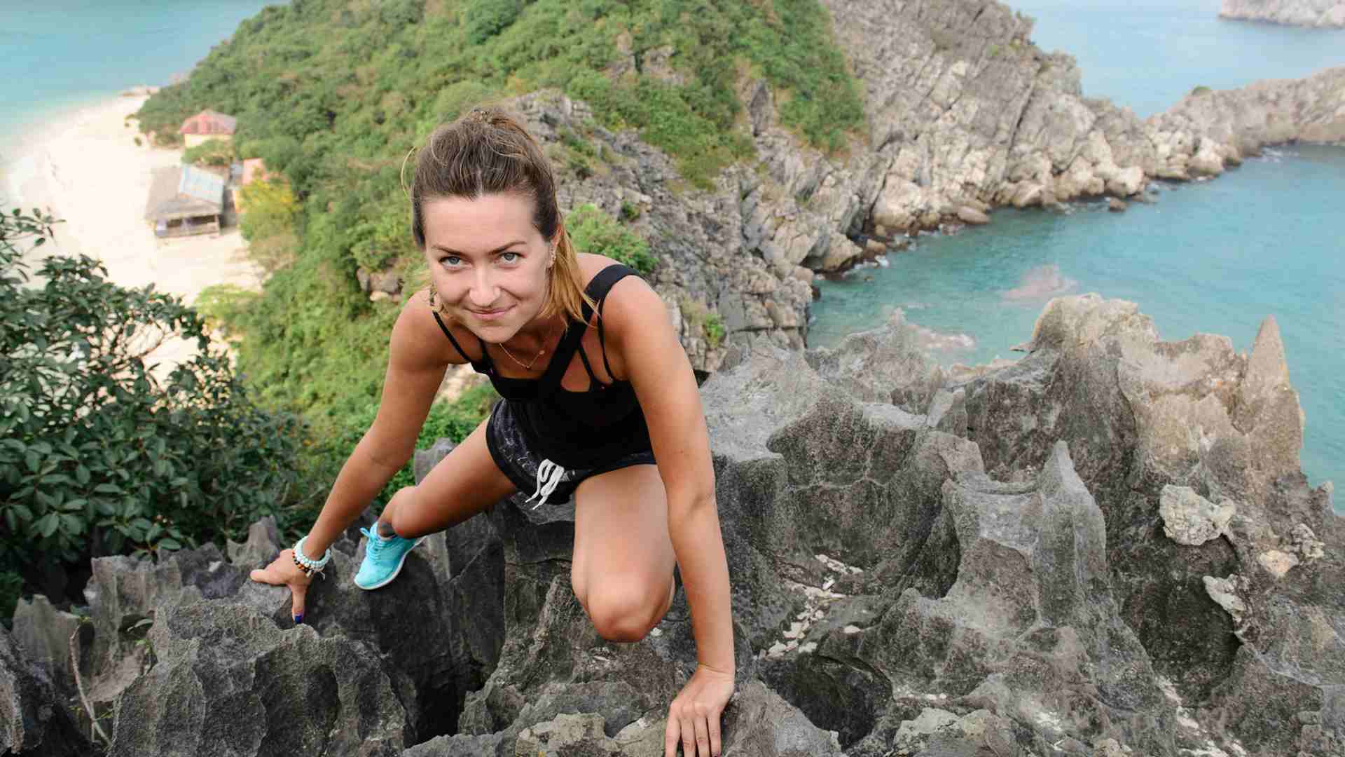 Hiking in Ha Long Bay